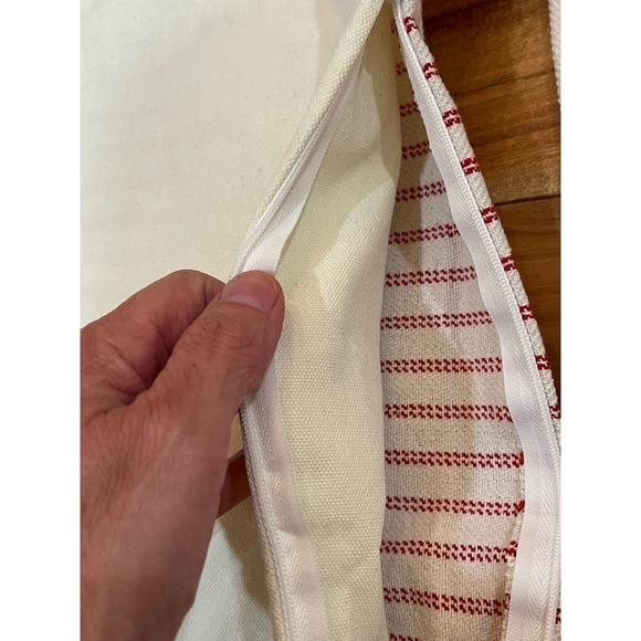 NWOT set of 17 x 17" throw pillow covers w/zip close, Cream with thin red strip - Picture 3 of 5